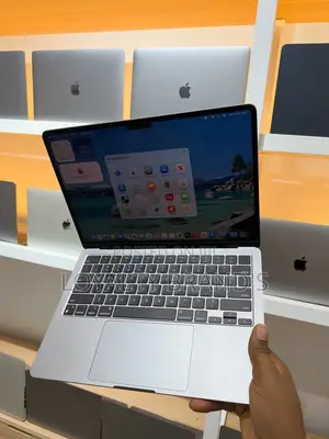 New Laptop Apple MacBook Air 2024 M3 8GB Apple M3 SSD 256GB