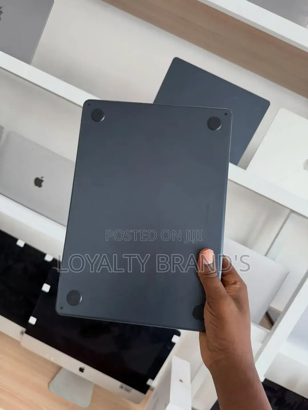 New Laptop Apple MacBook Air 2025 M4 16GB Apple M4 SSD 256GB