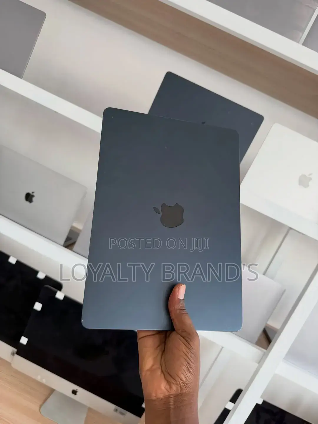 New Laptop Apple MacBook Air 2025 M4 16GB Apple M4 SSD 256GB