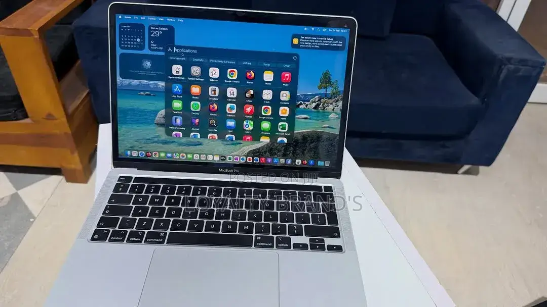 New Laptop Apple MacBook Pro 2020 M1 16GB Apple M1 SSD 256GB