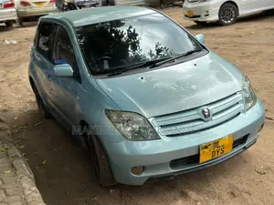 Toyota IST 2005 Blue