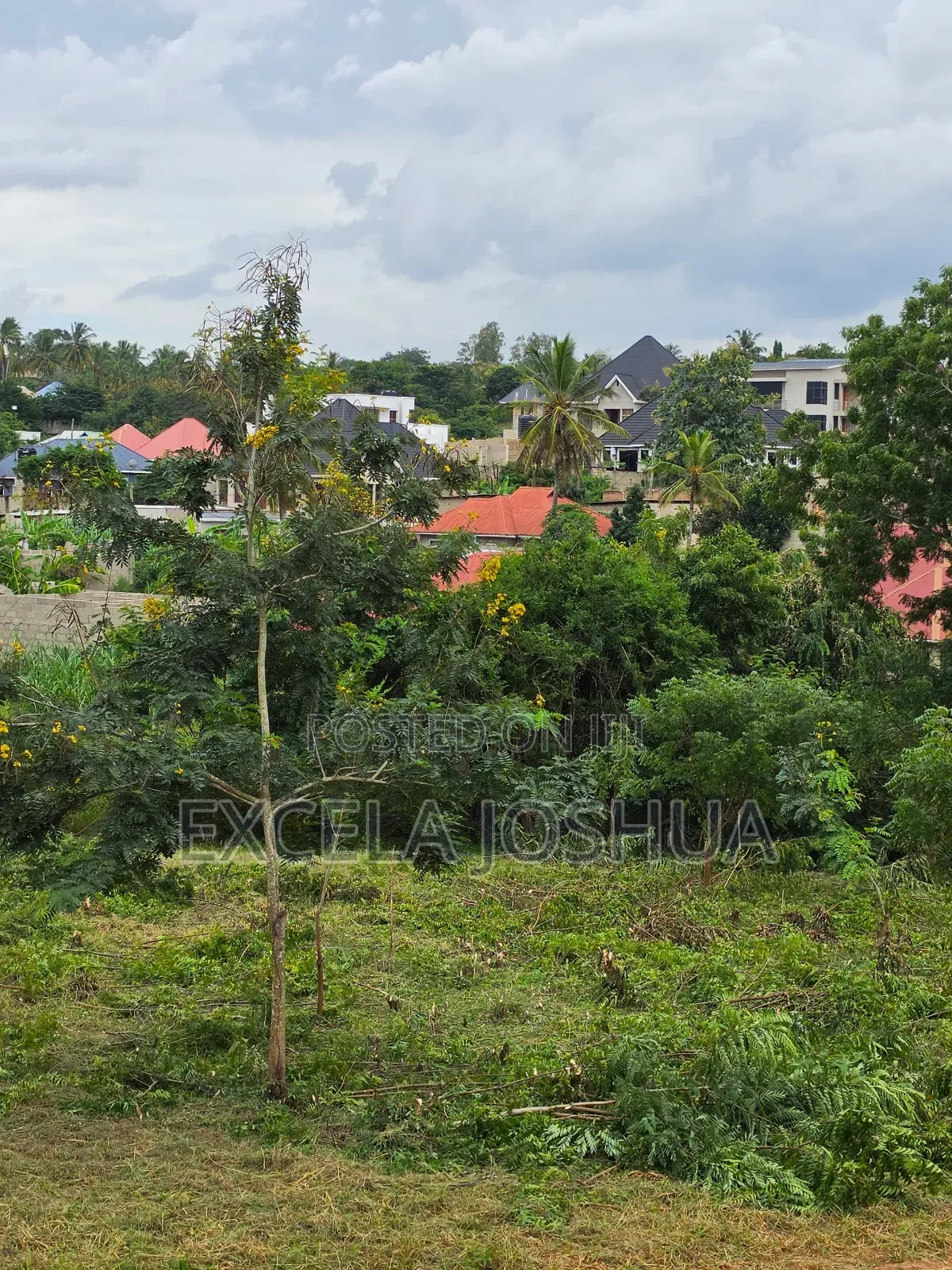 Kiwanja Kinauzwa Madale Mivumoni