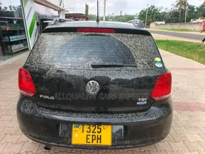 Volkswagen Polo 2014 Black
