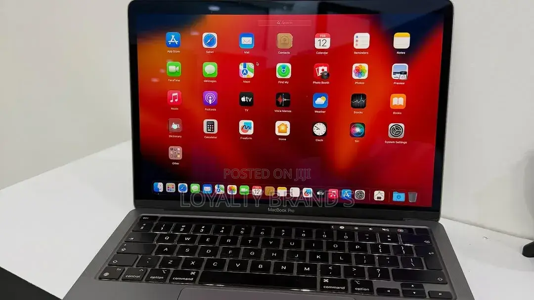 New Laptop Apple MacBook Pro 2022 M2 8GB Apple M2 SSD 256GB