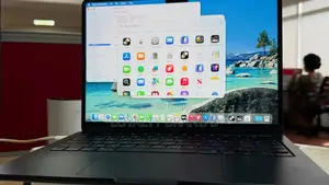 New Laptop Apple MacBook Air 2025 M4 16GB Apple M4 SSD 256GB