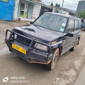 Suzuki Escudo 1998 Black