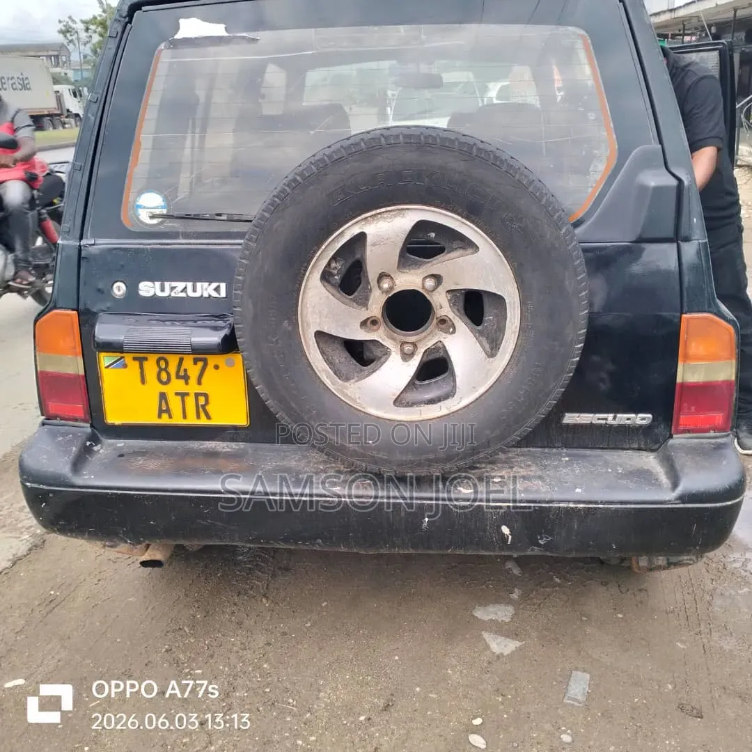 Suzuki Escudo 1998 Black