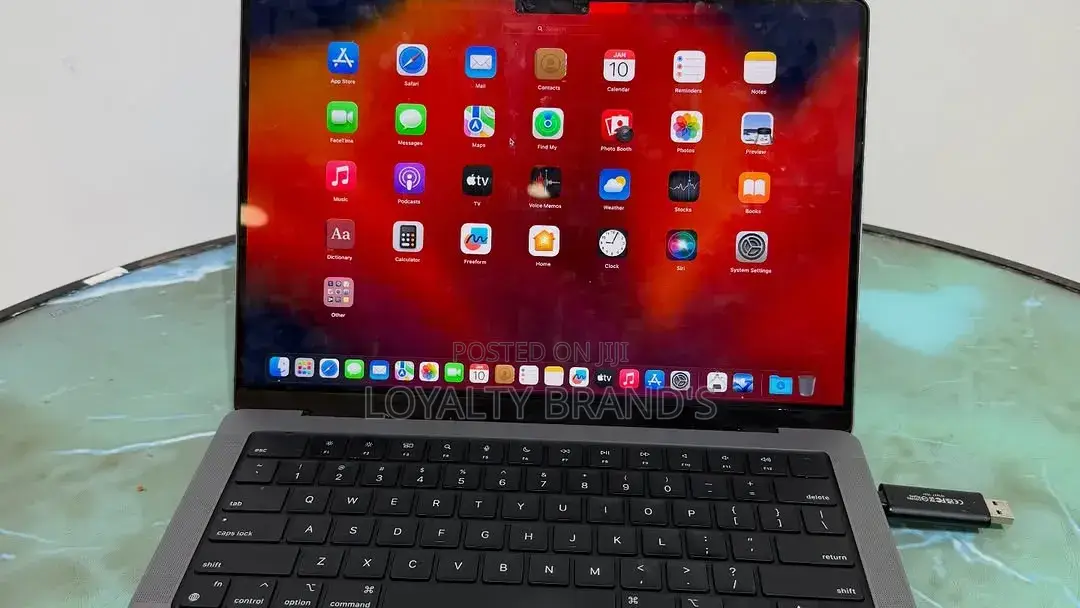 New Laptop Apple MacBook Pro 2023 M2 Pro 16GB Apple M2 SSD 1T