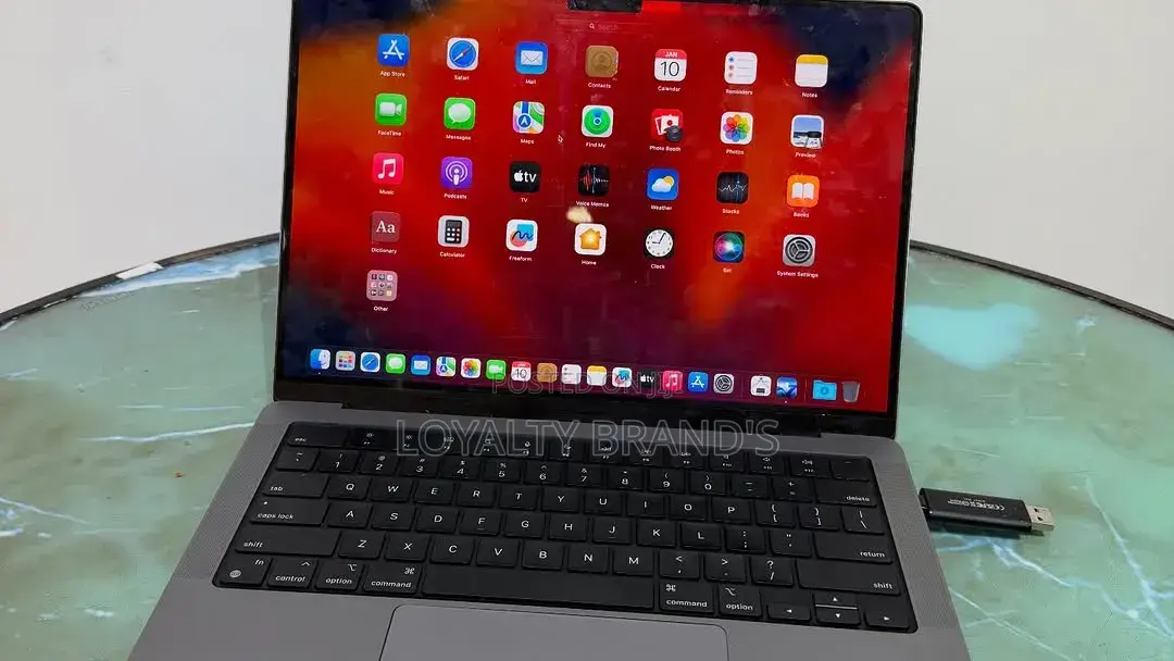 New Laptop Apple MacBook Pro 2023 M2 Pro 16GB Apple M2 SSD 1T
