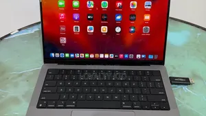 New Laptop Apple MacBook Pro 2023 M2 Pro 16GB Apple M2 SSD 1T