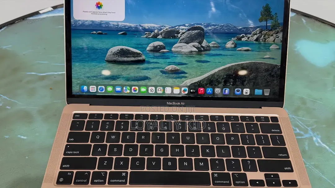 New Laptop Apple MacBook Air 2020 M1 8GB Apple M1 SSD 256GB