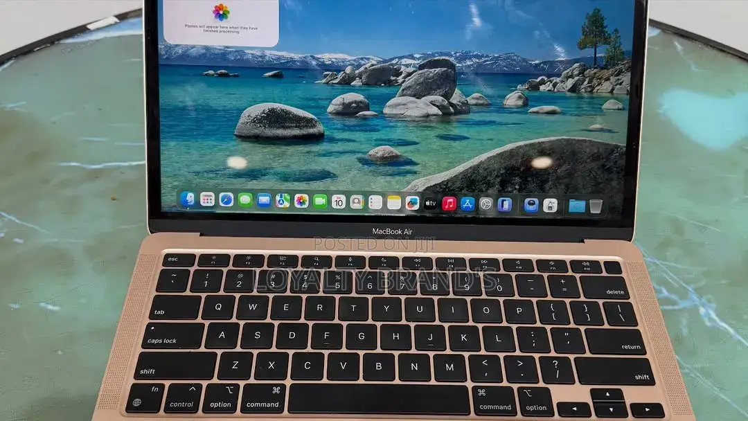 New Laptop Apple MacBook Air 2020 M1 8GB Apple M1 SSD 256GB