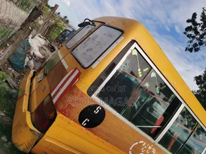 Toyota Coaster 2002 Yellow