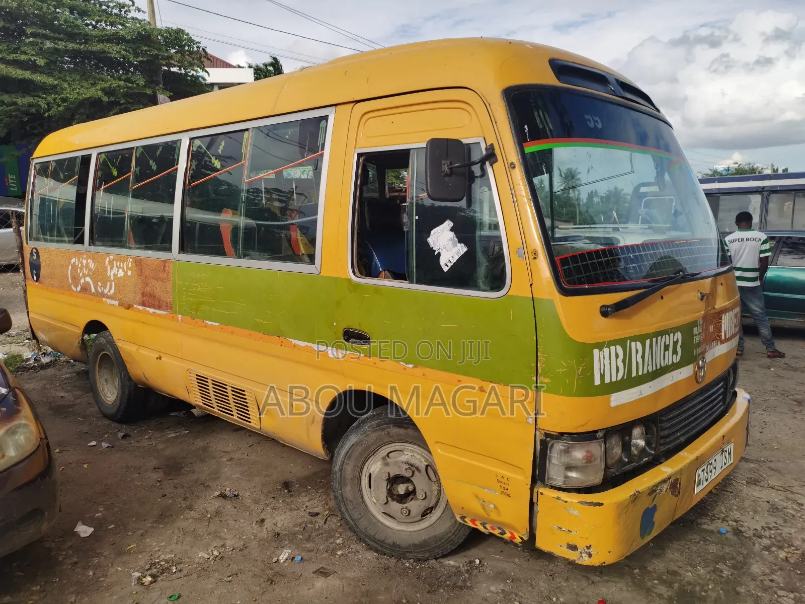 Toyota Coaster 2002 Yellow