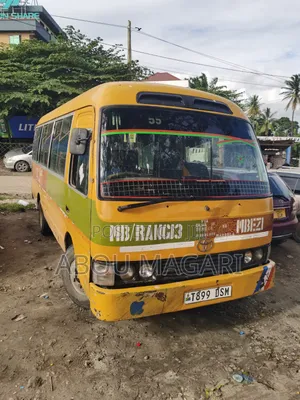 Toyota Coaster 2002 Yellow