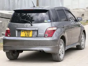 Toyota IST 2005 Gray