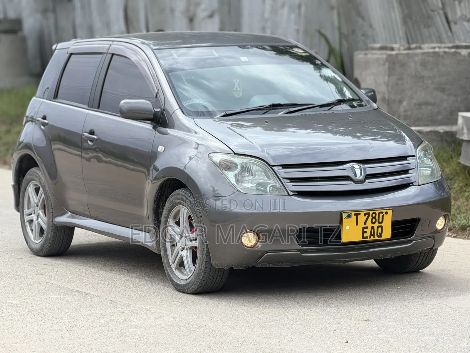 Toyota IST 2005 Gray