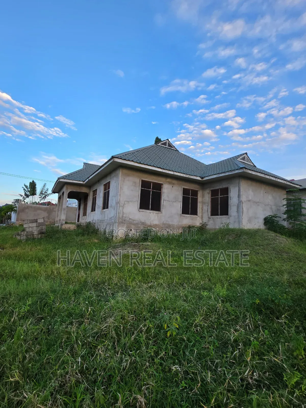 3bdrm House in Goba for sale