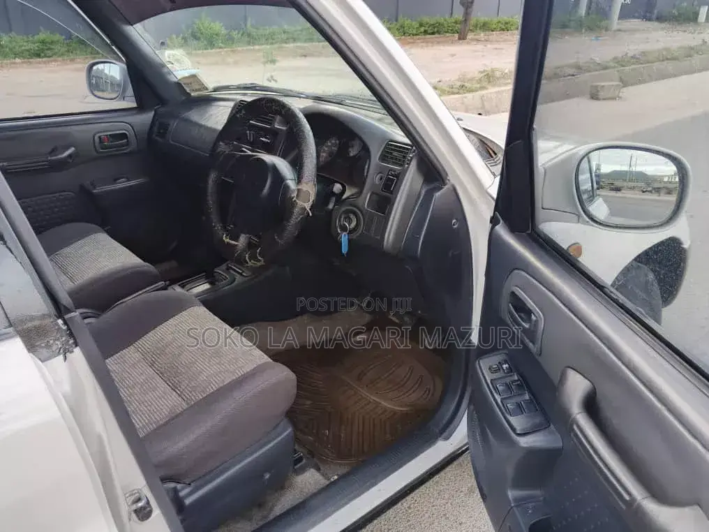 Toyota RAV4 1999 White