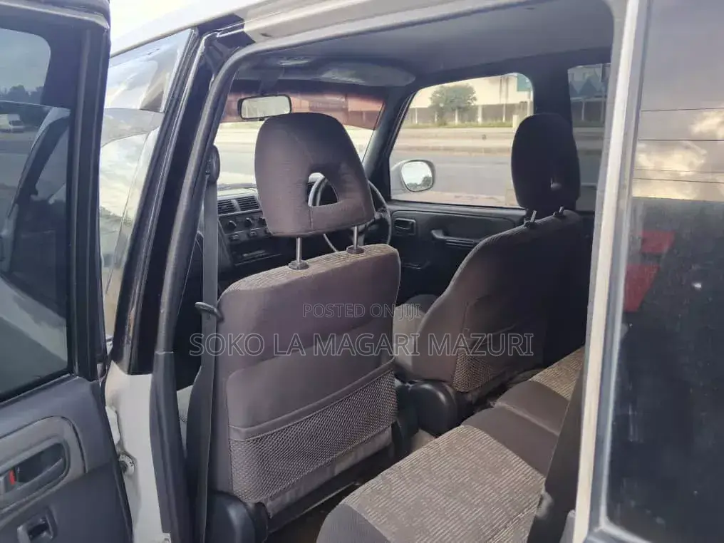 Toyota RAV4 1999 White