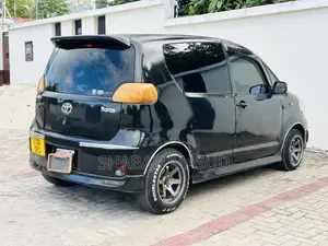Toyota Porte 1.3 FWD 2005 Black