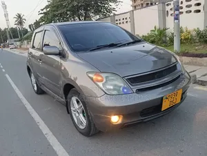 Toyota IST 2004 Gray