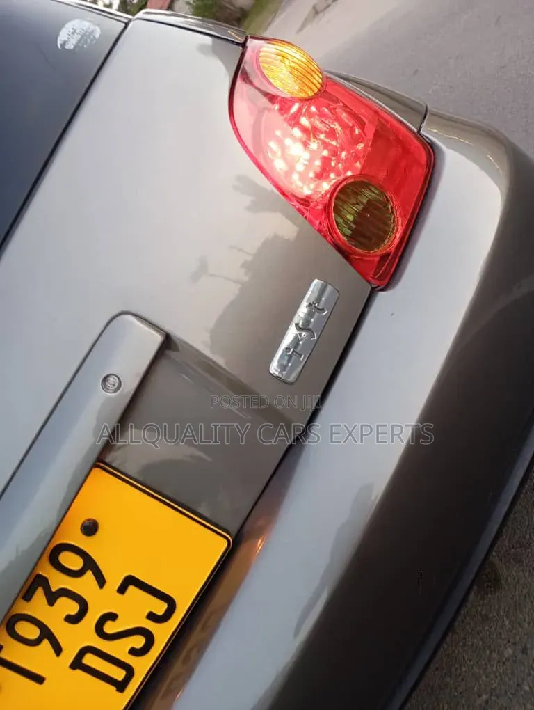 Toyota IST 2004 Gray