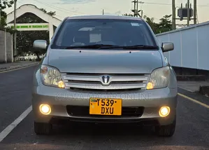 Toyota IST 2005 Silver