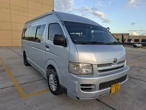 Toyota HiAce 2005 Silver