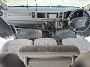Toyota HiAce 2005 Silver