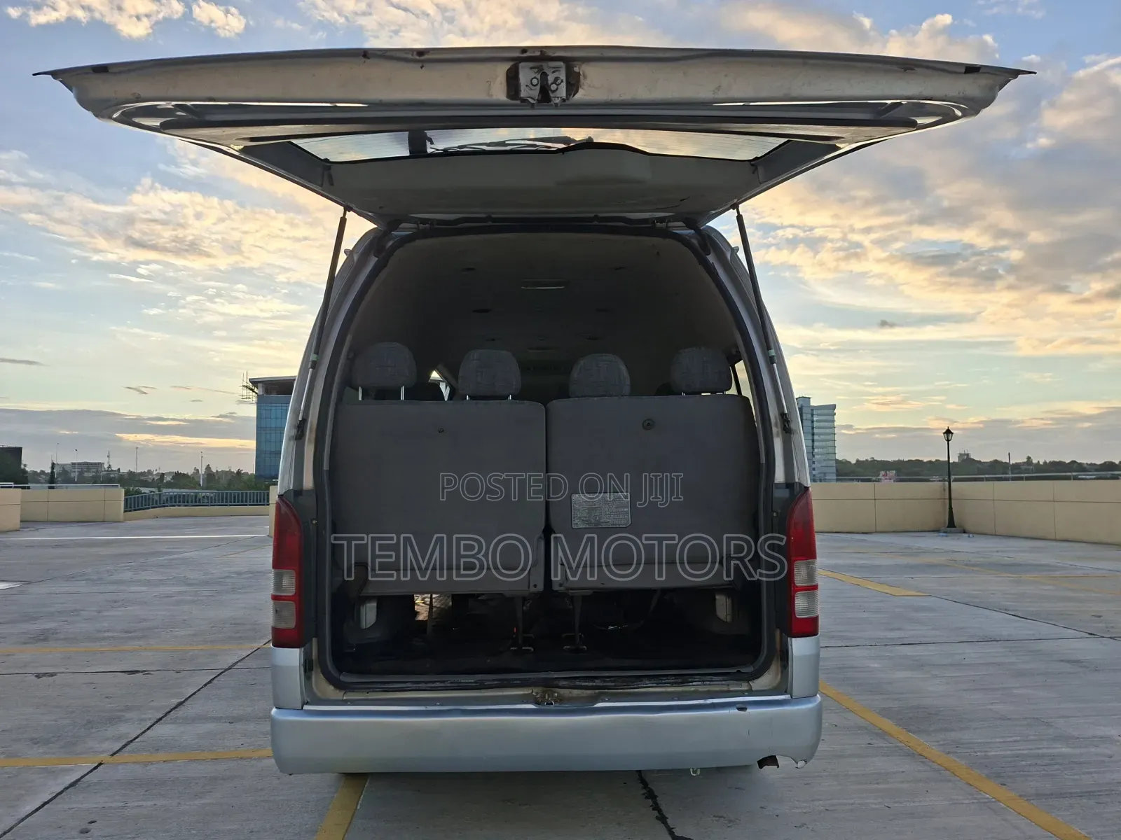 Toyota HiAce 2005 Silver