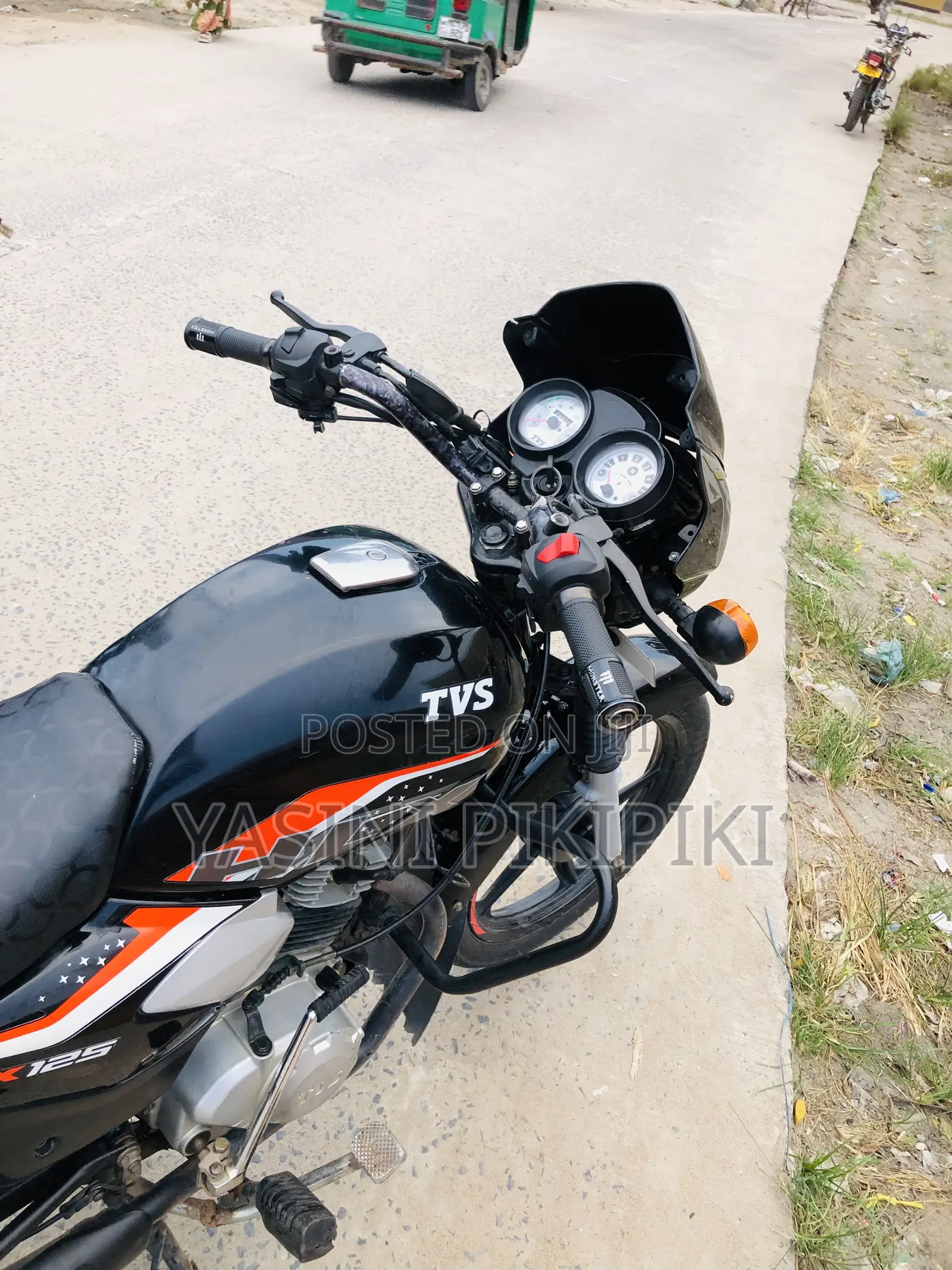TVS HLX 125 2025 Black