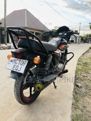 TVS HLX 125 2025 Black