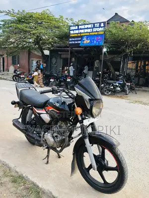 TVS HLX 125 2025 Black