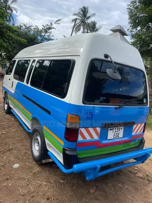 Toyota HiAce 2005 Blue