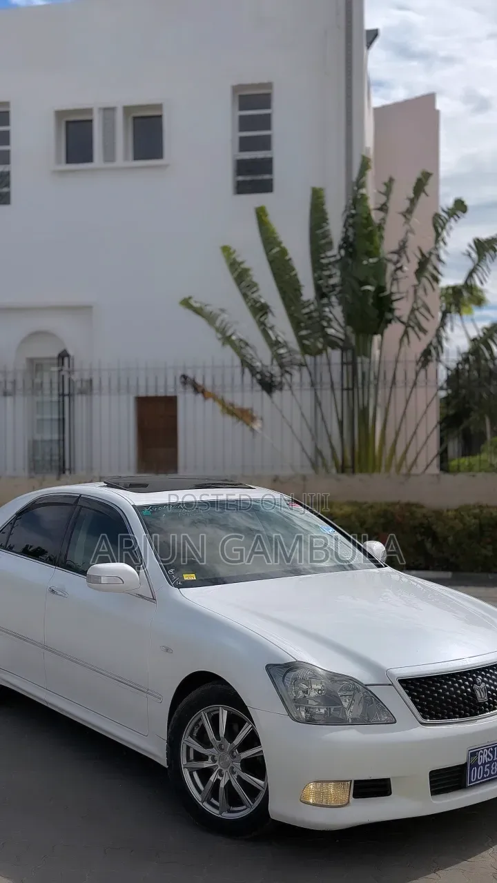 Toyota Crown 2007 White