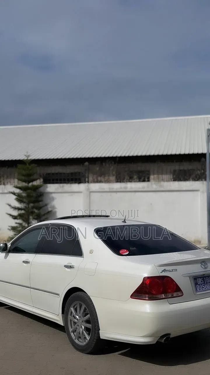Toyota Crown 2007 White