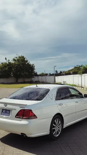 Toyota Crown 2007 White