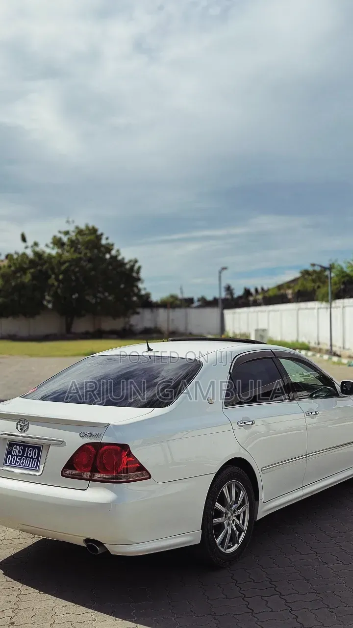 Toyota Crown 2007 White