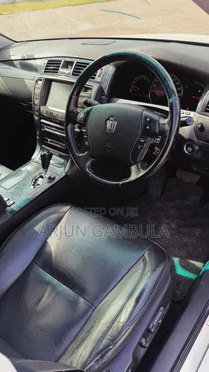 Toyota Crown 2007 White