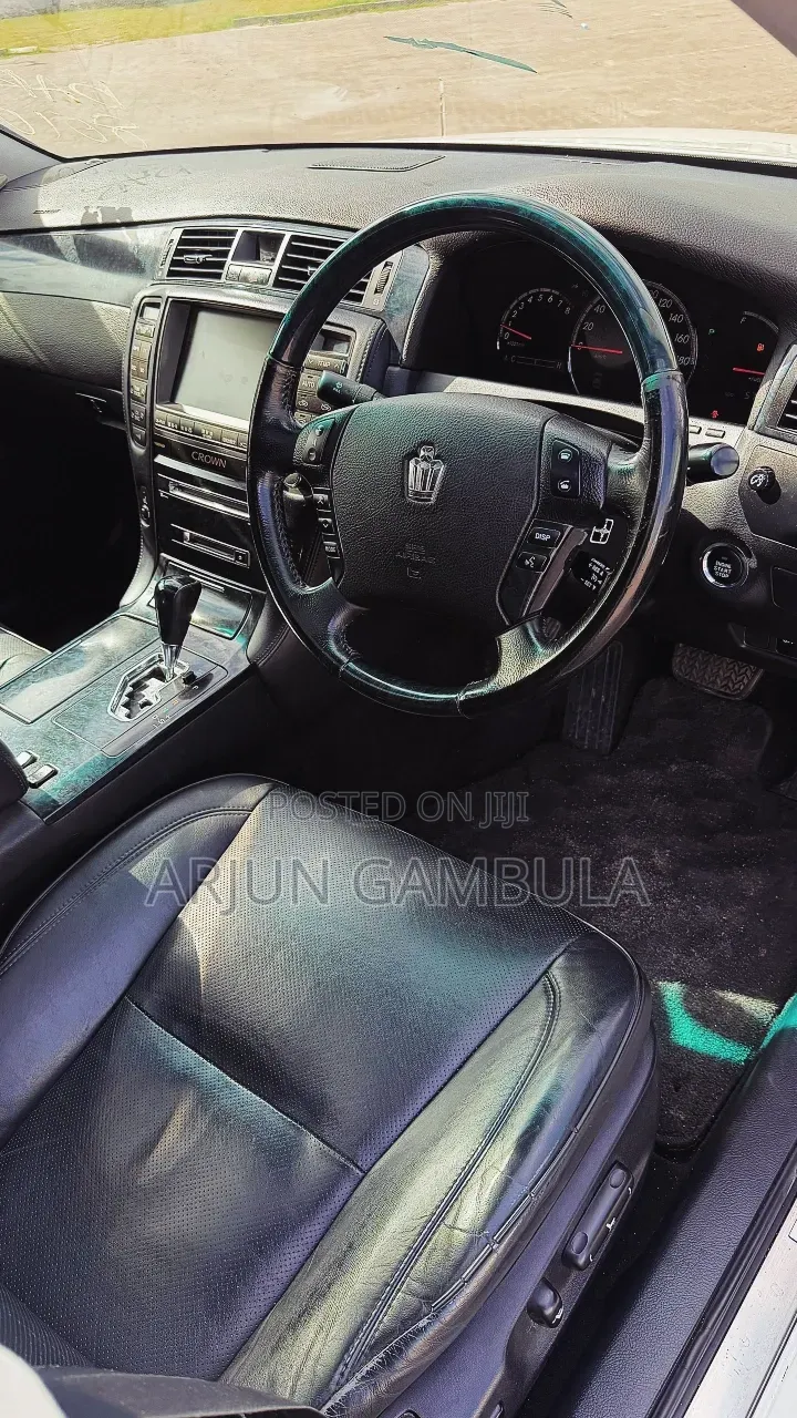Toyota Crown 2007 White