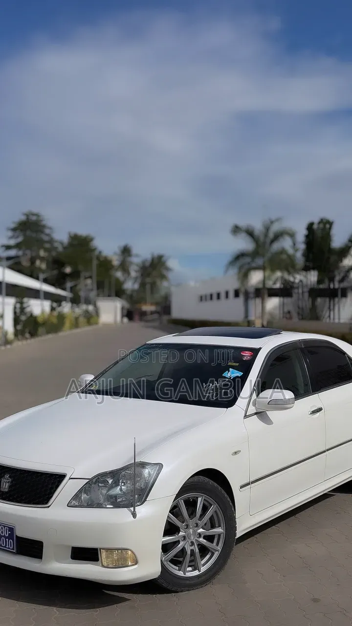 Toyota Crown 2007 White