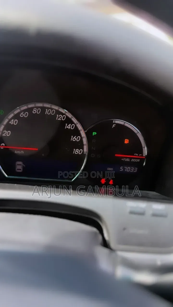 Toyota Crown 2007 White