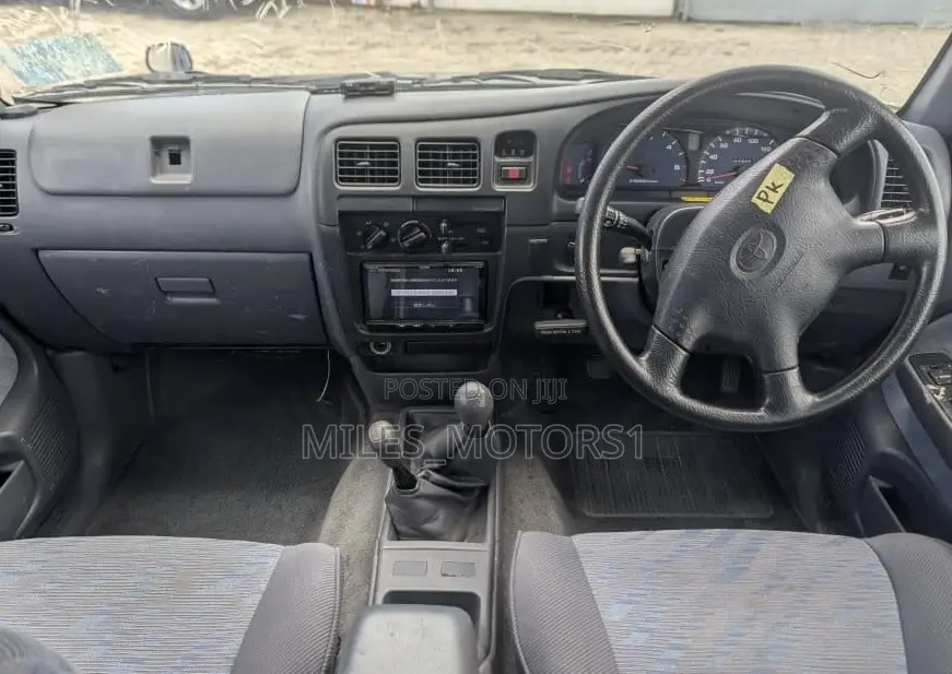 Toyota Hilux 2005 Blue