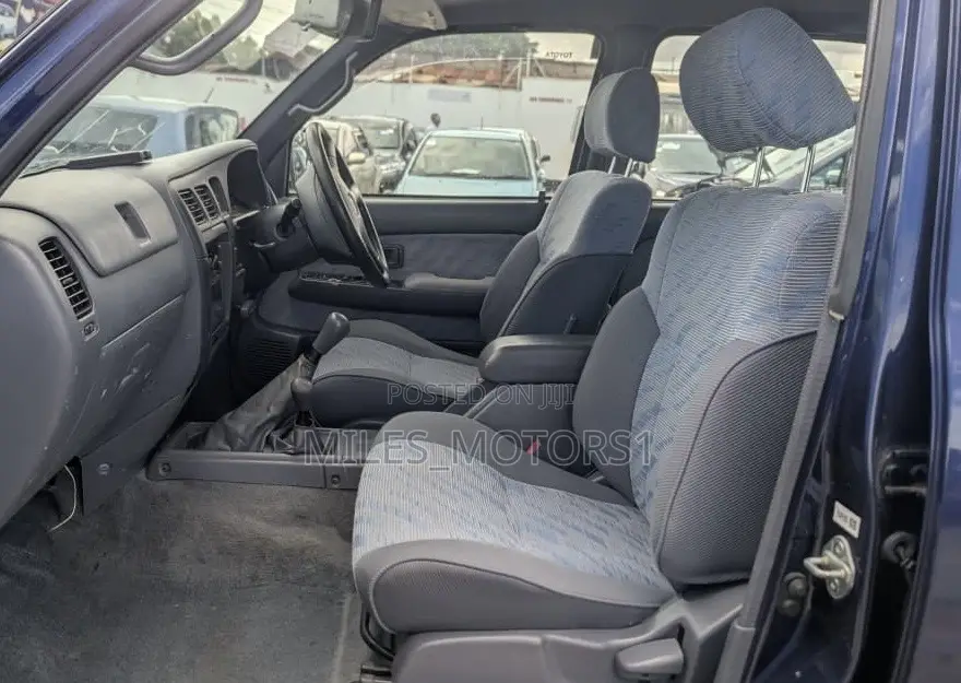 Toyota Hilux 2005 Blue