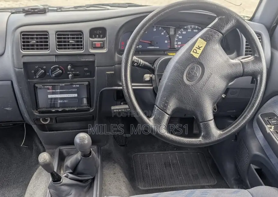Toyota Hilux 2005 Blue