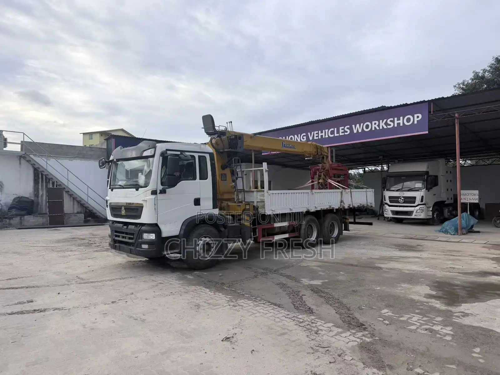8-Ton Howo Chassis Truck Crane