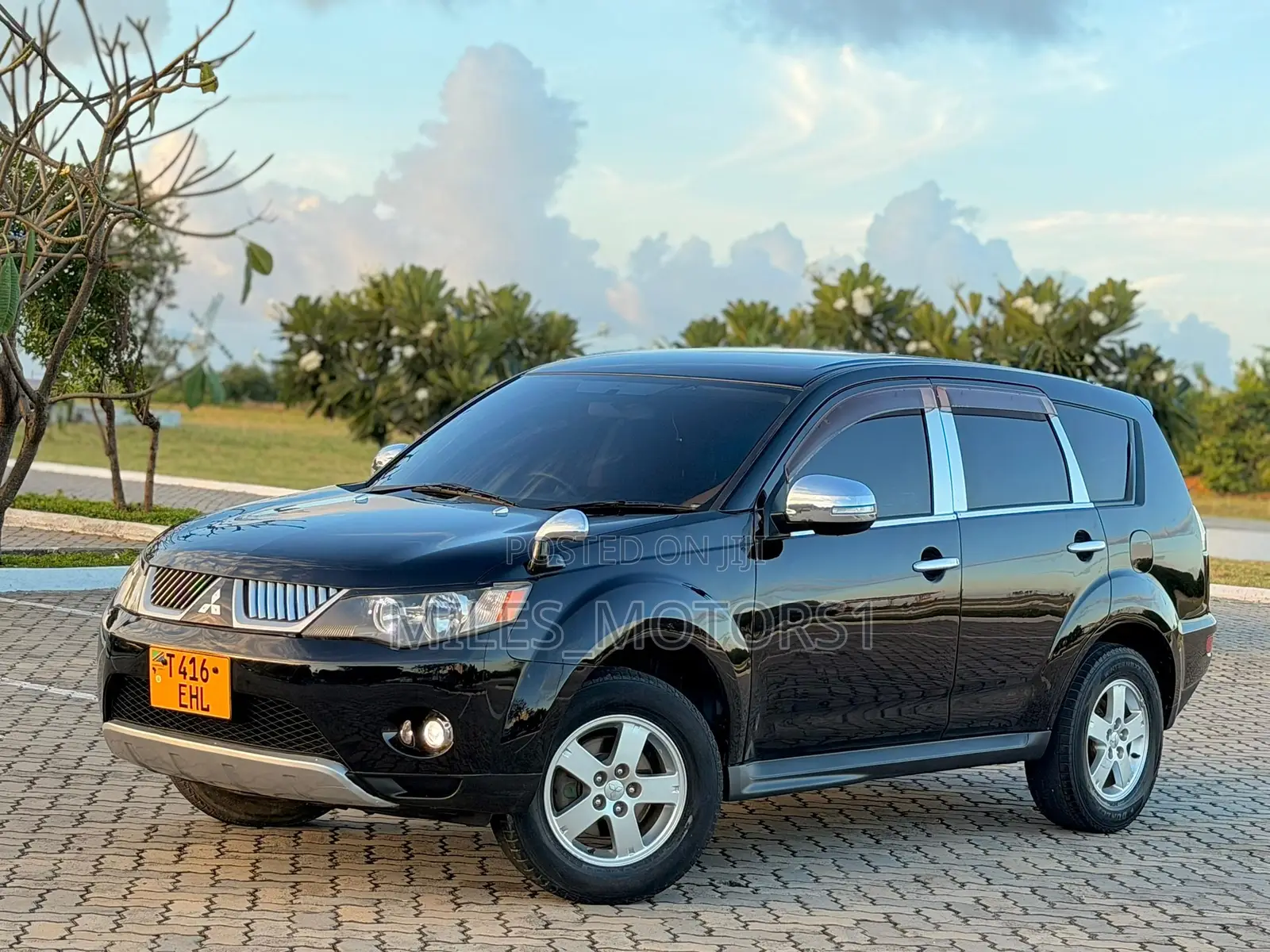 Mitsubishi Outlander 2012 Black