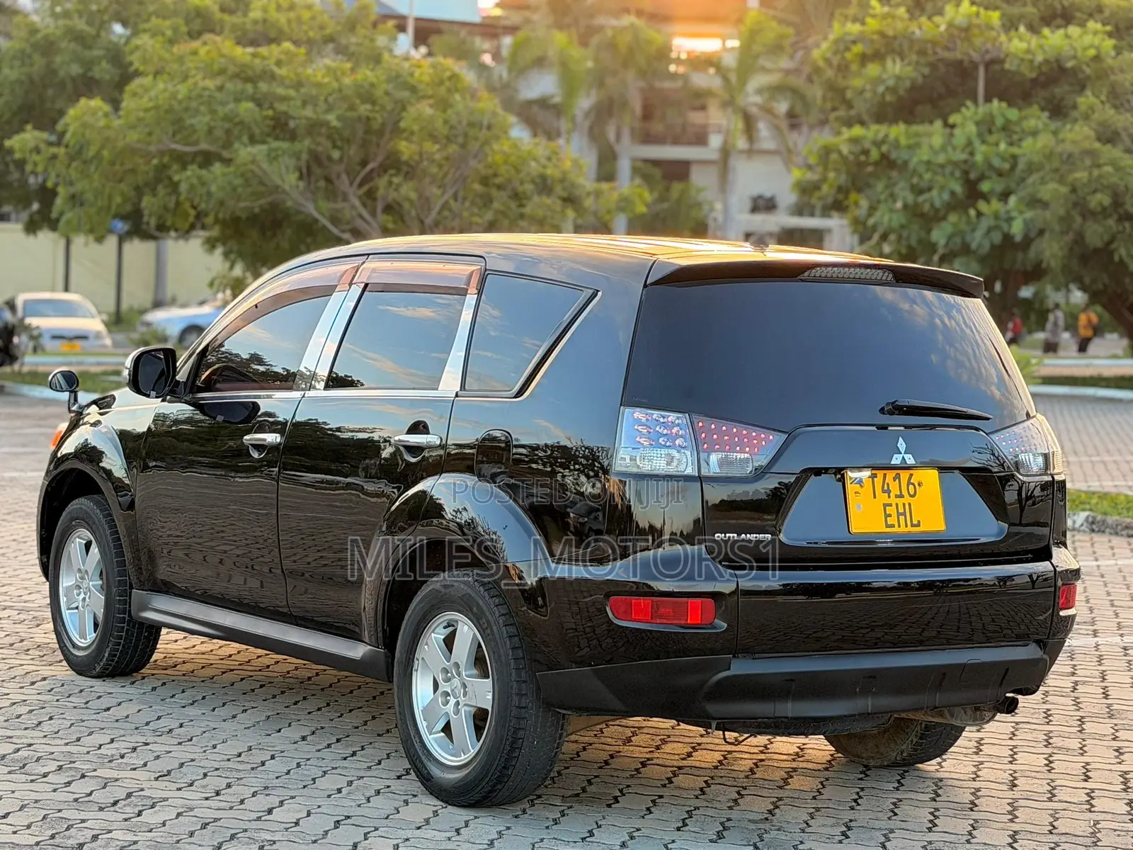 Mitsubishi Outlander 2012 Black