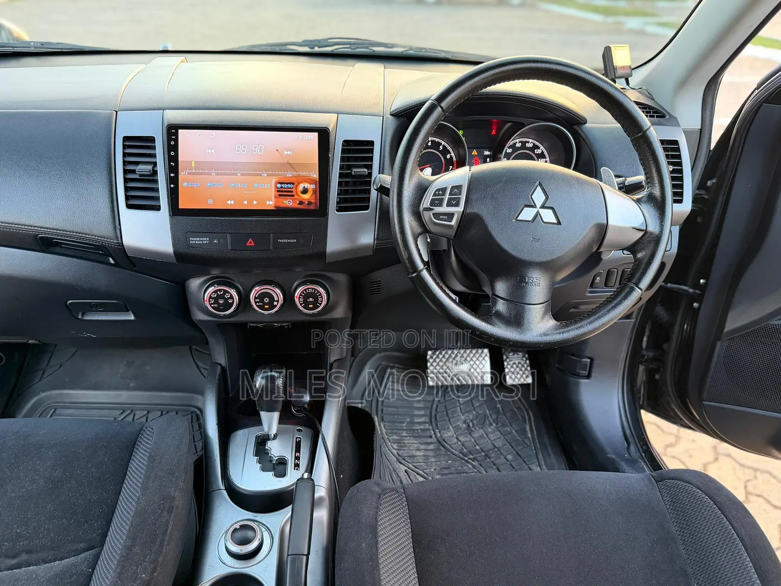 Mitsubishi Outlander 2012 Black